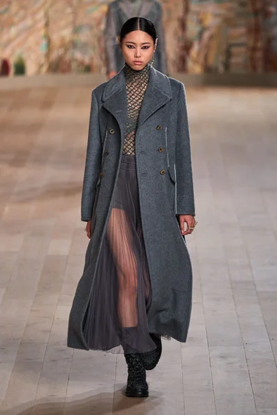 Look 43